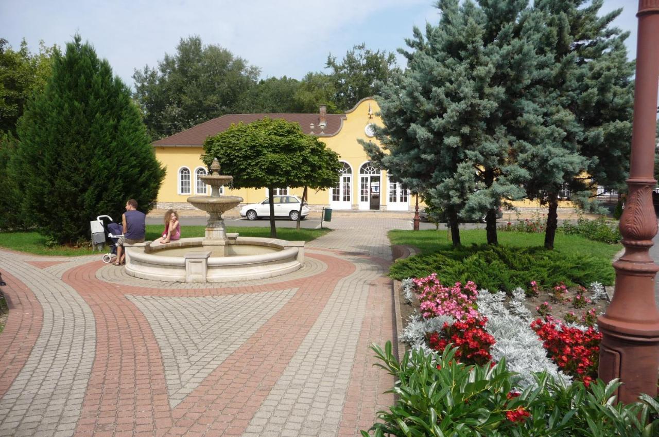 Balaton Art Guesthouse Balatonszemes Bagian luar foto