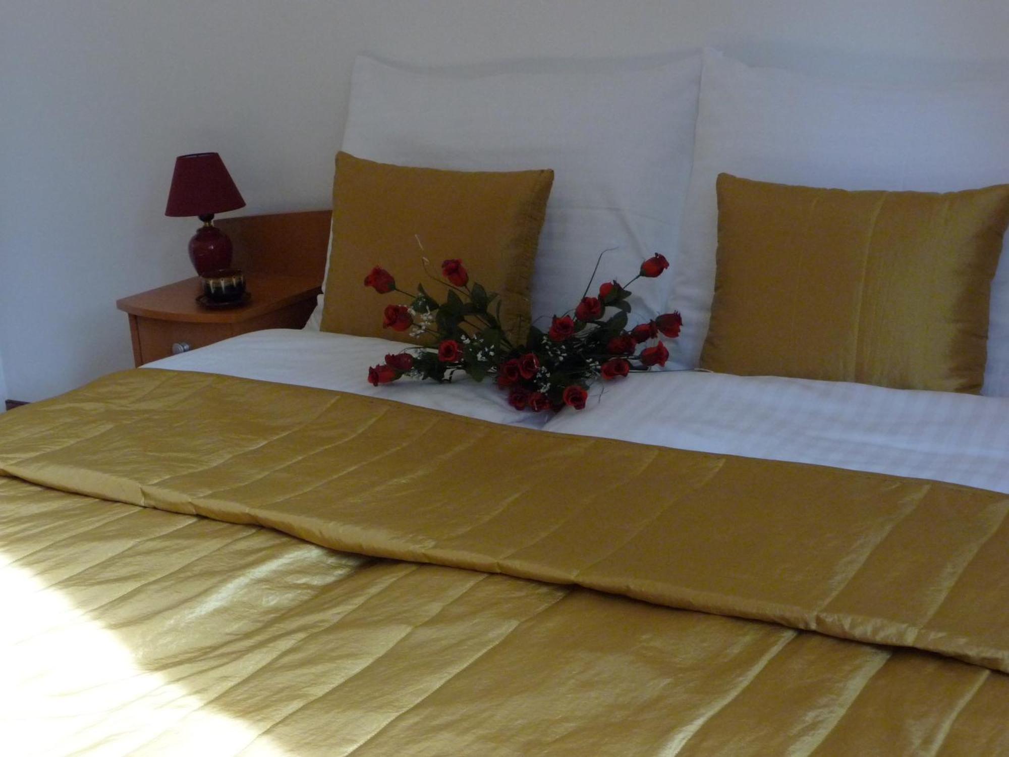 Balaton Art Guesthouse Balatonszemes Bagian luar foto