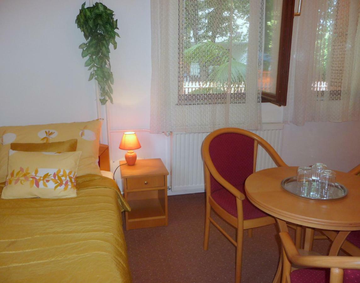 Balaton Art Guesthouse Balatonszemes Bagian luar foto