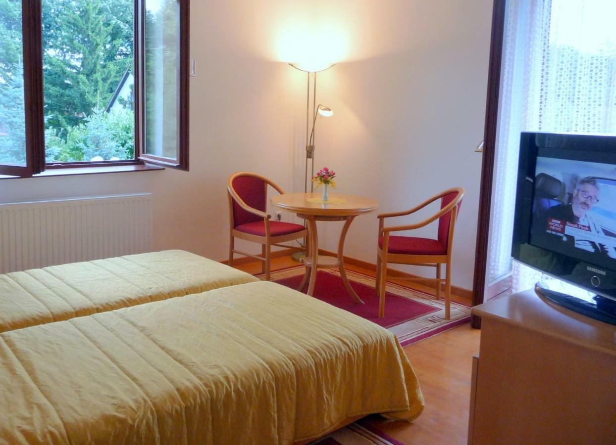 Balaton Art Guesthouse Balatonszemes Bagian luar foto
