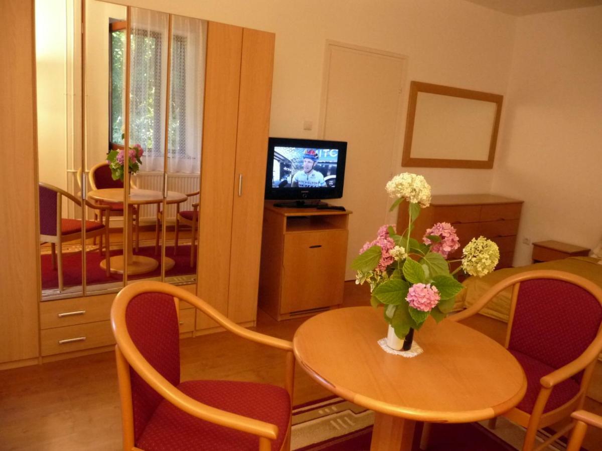 Balaton Art Guesthouse Balatonszemes Bagian luar foto